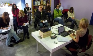 Laura Trillo, terapeuta felina, en el curso completo sobre el gato su comportamiento | Foto: www.cosasdegatos.es